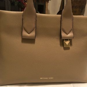 Trade only for cocoverobeach-MK TRUFFLE